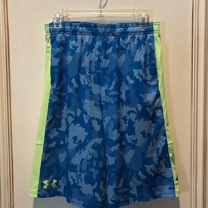 Boys UnderArmour shorts XL